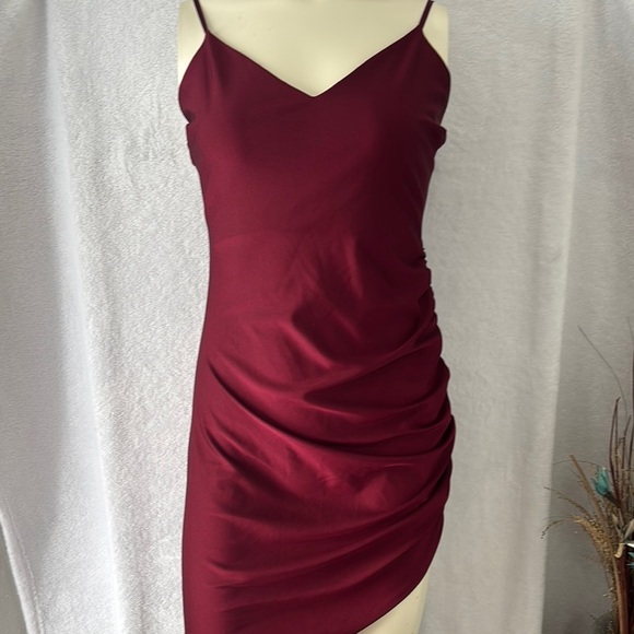 Elegant Burgundy Spaghetti Strap Dress - Picture 1 of 6